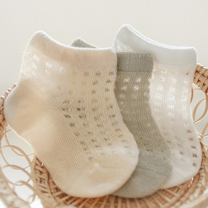 4 paires/<span class=keywords><strong>lot</strong></span> de chaussettes d'été ultra-fines pour enfants, chaussettes en maille de coton peigné pour bébés, chaussettes sans couture pour garçons et filles - Product Image 4