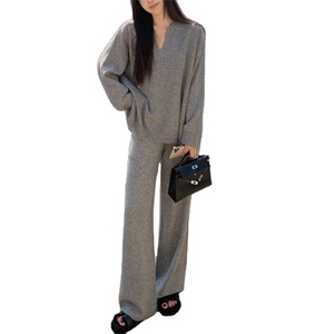 Set sweter lengan panjang leher v wanita, set celana sweater kasmir polos longgar lengan panjang untuk wanita - Product Image 1