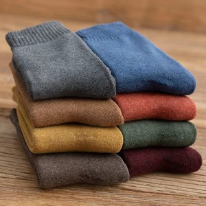 Women's Crew Socks Solid Color Polyester Thermo Sweat Absorbing Mid Calf Length Regular Casual Style - Product Image 3