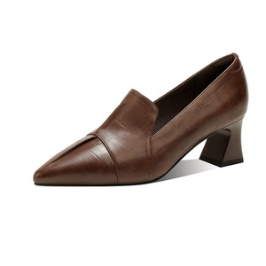 Moncheer – Escarpins d'été pour <span class=keywords><strong>femme</strong></span> en cuir véritable texturé, à enfiler, bout pointu, talon moyen, confortables, respirants et légers - Product Image 3