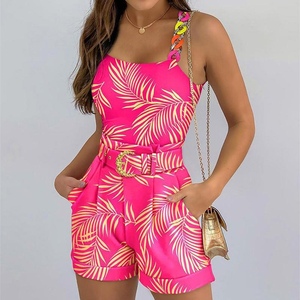 ชุดเซ็ตแฟชั่นใหม่ เสื้อแขนกุดพิมพ์ลาย กางเกงขาสั้น สำหรับผู้หญิง - Product Image 4