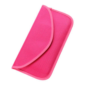 Funda antirrobo para llave de coche Faraday, protección para teléfono móvil con bloqueo de señal, hecha de poliéster duradero - Product Image 6