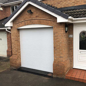 Porte de <span class=keywords><strong>garage</strong></span> moderne personnalisée en alliage d'aluminium noir porte de <span class=keywords><strong>garage</strong></span> automatique pour villa - Product Image 1