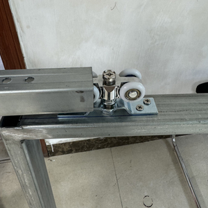 Galet de porte coulissante en fer à faible bruit, antirouille et résistant à l'humidité, <span class=keywords><strong>pour</strong></span> porte suspendue de cloison d'appartement - Product Image 2