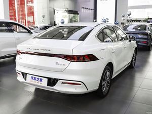 BYD Qin Plus DM-i Hybrid SUV 1.5L EV Portée 55km-120km New Energy Vehicle avec Offre Spéciale de direction gauche Produit de Chine - Product Image 4