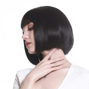 Perruque Courte Synthétique Blanche pour Femme, <span class=keywords><strong>Coupe</strong></span> Pixie en Dentelle Transparente avec <span class=keywords><strong>Frange</strong></span> Droite, Effet Perle Naturelle, Prix Bas - Product Image 3