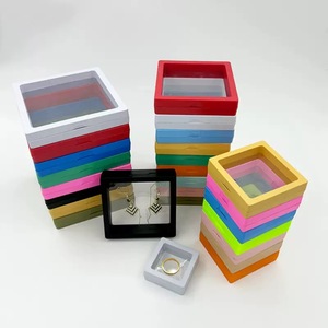 Boîte <span class=keywords><strong>de</strong></span> présentation rigide en carton pour bijoux, avec membrane transparente et cadre flottant, pour boucles d'oreilles, pièces <span class=keywords><strong>de</strong></span> monnaie, médailles et médaillons, à <span class=keywords><strong>fermeture</strong></span> magnétique - Product Image 6