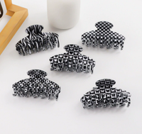 Schwarz-Weiß-Serie Gestreiftes Kariertes Neues PVC-Blumen-Schmetterlings-Design für Hochzeit Ostern Chinesisches Neujahr