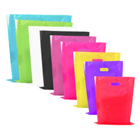 Sacs à provisions de transporteur fourre-tout en plastique noir recyclables réutilisables au détail de logo imprimé personnalisé avec poignées à boucle souple