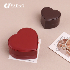 Boîte à bijoux en cuir en forme de cœur à double couleur personnalisée YADAO, doublure en microfibre, boîte à anneaux, boîte à pendentifs, emballage cadeau pour la Saint-Valentin - Product Image 1