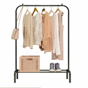 Vente en gros de sacs suspendus noirs sur pied en métal avec roulettes - Product Image 2
