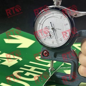 Personalizzato PVC pellicola fotoluminescente Eco solvente stampabile segni di uscita riflettente vinile adesivo bagliore nel buio - Product Image 2