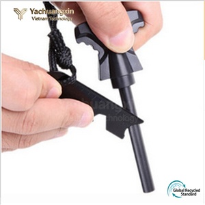 Kit de supervivencia portátil para exteriores con brújula multiherramienta, silbato, abridor de botellas y suministros de emergencia en estuche negro - Product Image 2
