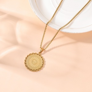 Collier pendentif en acier inoxydable de haute qualité avec calligraphie islamique arabe Sun <span class=keywords><strong>Asmaul</strong></span> <span class=keywords><strong>Husna</strong></span>, bijoux de mode pour hommes et femmes, vente en gros - Product Image 3