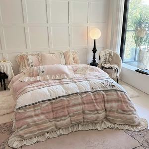 Falda de Cama de Lana Roja Vintage Francesa, Juego de Cuatro Piezas, Estilo Princesa, Lazo, Cubrecama de Coral para Boda, Invierno - Product Image 4