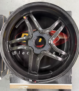 <span class=keywords><strong>Llantas</strong></span> <span class=keywords><strong>de</strong></span> <span class=keywords><strong>carbono</strong></span> BST usadas para Ducati V4 - Product Image 1