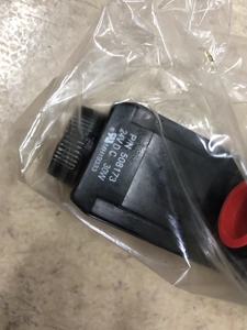 02-148811 DG4V-3-8C-VM-FW-H7-61 DG4V 3 8C VM FW H7 61 DG4V38CVMFWH761EATON IH DAN FOSS Électrovanne d'origine, stock important - Product Image 1