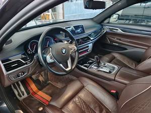 <span class=keywords><strong>BMW</strong></span> Série 7 Turbo xDrive AWD 2017 d'occasion, toit ouvrant panoramique 360° °   Sièges en cuir pour caméra, faible kilométrage, expédition mondiale, <span class=keywords><strong>prix</strong></span> négociable - Product Image 6