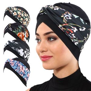 Phụ Nữ Mới Của Hồi giáo Bên Trong Hijab Satin Lụa Căng Hoa In Đầu Bọc Với Bow Và Lá Mô Hình 26 Màu Sắc Có Sẵn - Product Image 1