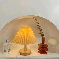 Lámpara de Mesa LED Moderna de Madera y Tela con Pantalla de Hongo, Luz Blanca Cálida Regulable para Sala de Estar, Diseño Creativo y Sencillo