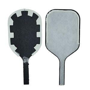 Raquette de pickleball en carbone 3K avec noyau en mousse personnalisé de 13 mm, homologuée PBCoR, entièrement personnalisable pour les équipes professionnelles - Product Image 1