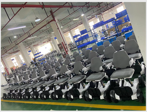 Fauteuil roulant électrique tout-terrain Delta AUTOUR pour adultes handicapés - Product Image 5