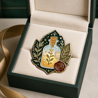 Broche personnalisée en émail « Potion Magique » – Bouteille d'apothicaire et feuille – Badge pour costume, blazer, cadeau