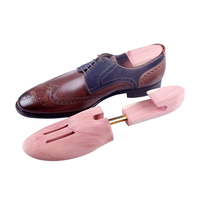 Service unique approvisionnement d'usine réglable 100% cèdre rouge naturel taille américaine arbre à chaussures en bois de cèdre pour hommes échantillon disponible double baignoire