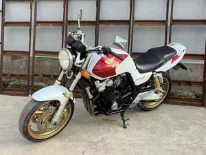 Honda1 CB400 Classic, Motocicleta Naked de 400cc con Motor de 4 Cilindros en Línea, Entrega de Potencia Suave, Motos a Gasolina - Product Image 2