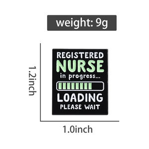 دبابيس معدنية مخصصة للممرضات بتصميم 'ممرضة مرخصة في التدريب'، دبابيس طبية مضحكة مطلية بالمينا للممرضات - Product Image 4