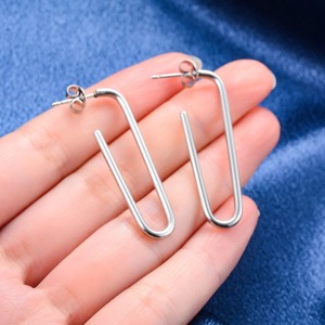 Boucles d'oreilles créoles uniques en acier inoxydable en forme de U pour femmes, lisses, style trombone, accessoires de bijoux pour piercing d'oreille - Product Image 5