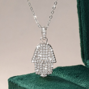 Colliers pendentifs Fatima tendance en cuivre écologique plaqué or 14 carats avec zircon et diamants CZ pour femmes - Product Image 4