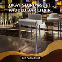 Chaise de bar commerciale moderne réglable avec accoudoirs fixes, rembourrage doux, anti-taches, base chromée robuste, structure métallique pour comptoir
