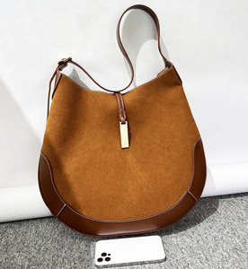 Sac à bandoulière élégant pour femme, style streetwear, en cuir givré, décontracté, durable et imperméable, idéal pour l'hiver – Vente directe usine - Product Image 2