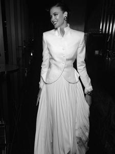 <span class=keywords><strong>Traje</strong></span> Midi Elegante Estilo Francés para Mujer 2025 Nuevo Diseño de Bordado Tridimensional Chaqueta <span class=keywords><strong>Falda</strong></span> Plisada de Cintura Alta - Product Image 1