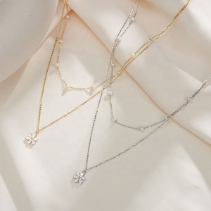 Nueva moda S925 plata esterlina 14K chapado en oro Cadena de perlas de agua dulce collar de doble capa collares con colgante de flor para mujer - Product Image 3
