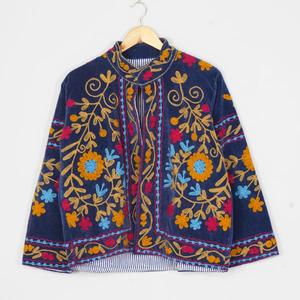 Chaqueta de Terciopelo Premium para Mujer, Estilo Suzani, Bordada a Mano con Diseño Floral Étnico, Ropa Exterior Boho de Moda, Fabricante Mayorista - Product Image 4