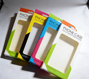 Boîte d'emballage colorée en carton fenêtré pour coque de téléphone, avec gaufrage UV et trou de suspension – Vietnam pour emballage de luxe certifié - Product Image 4