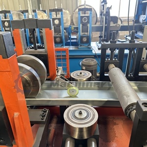 Boshiyi Galvanize <span class=keywords><strong>C</strong></span> Profile Máquina formadora de rollos <span class=keywords><strong>C</strong></span> Purlin Máquina formadora de rollos Gear Bearing Motor Core Components Made China - Product Image 4