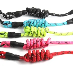 The manufacturer of pet reflective chest strap leash, multi-color optional sustainable use leash for dogs