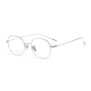 Lunettes rondes tendance en titane pur 9109, monture ultra légère pour femmes, lentille en plastique de largeur étroite, pont nasal standard - Product Image 1
