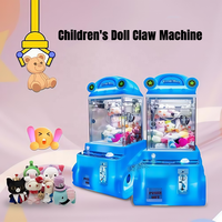 Mini machine à griffes de grue Super mignonne en métal de couleur bonbon pour enfants Machine à griffes de poupée pour enfants pour parcs d'attractions de magasin carré