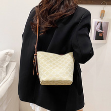 Bolso tote casual de gran capacidad para mujer GrandZ Presbyteria, bandolera de un solo hombro, bolso de mensajero femenino para llevar bajo el brazo, estilo casual y compacto. - Product Image 5