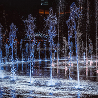 Fuente Seca RGB Colorida con Control Remoto, Altura de Chorro Ajustable, Elemento Acuático Interactivo para Plazas, Parques y Paisajes Urbanos