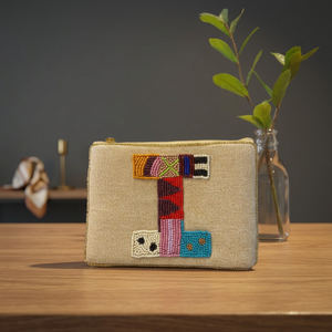 Pochette perlée avec détails décoratifs, fermeture éclair sécurisée, sac à main compact pour femme, idéal pour le quotidien, les voyages et les événements - Product Image 5