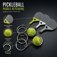 Porte-clés Raquette de Pickleball en Caoutchouc avec Chaîne de Balle Floquée – Accessoire Sportif Cadeau pour Enfants et Fans de Sport