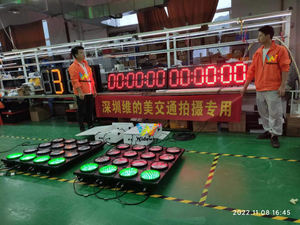 Luz de Señalización de Tráfico LED de 200 mm Personalizada para Carreras de Autos - Product Image 4