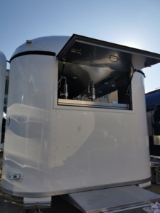 Camion de restauration rapide mobile entièrement équipé en acier inoxydable, camion de pizza, remorques de cuisine BBQ, vente d'équipements de cuisine en Europe - Product Image 5