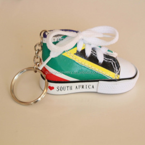 Venta al por mayor logotipo personalizado Sudáfrica recuerdo 3D lona zapato forma zapatilla llavero - Product Image 2