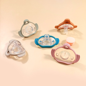Vente en gros de produits sans Bpa de tétines pour bébé en silicone avec attache-chaîne - Product Image 5